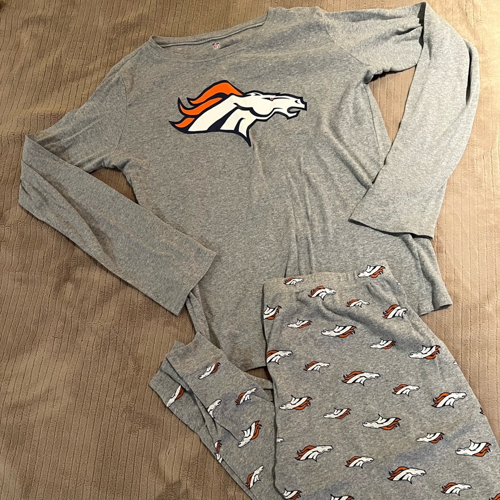 Youth XL size 18 Denver Broncos pajamas